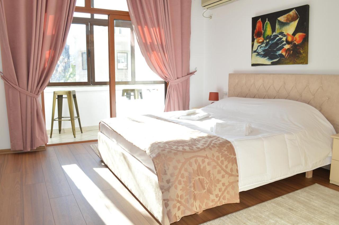 Rh Center Apartment *